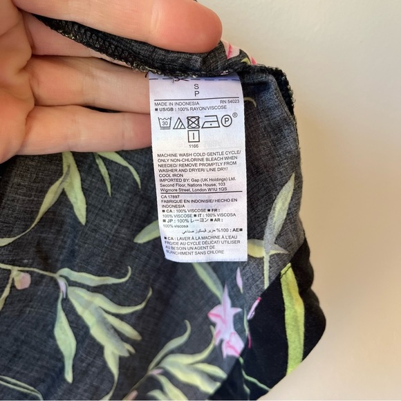 GAP Floral Spaghetti Strap Tank Top Women’s Small Black Pink Green Summer Blouse - Picture 6 of 9